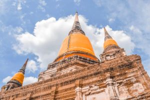 De smukke temple i Ayutthaya i Thailand